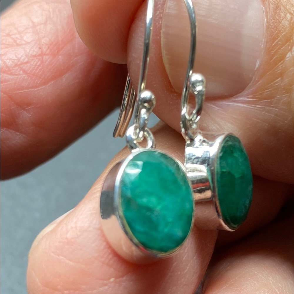 Emerald Earrings in Solid Sterling Silver 925 - Picture 4 of 7